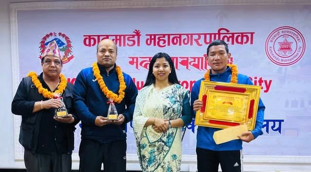 विश्व बक्सिङ च्याम्पियनसिपमा कांस्य जितेका चन्द्र सम्मानित