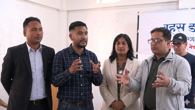 मुलुक निर्दलीयतिर जान खोजेको भन्दै मोर्चाबन्दी सुरु