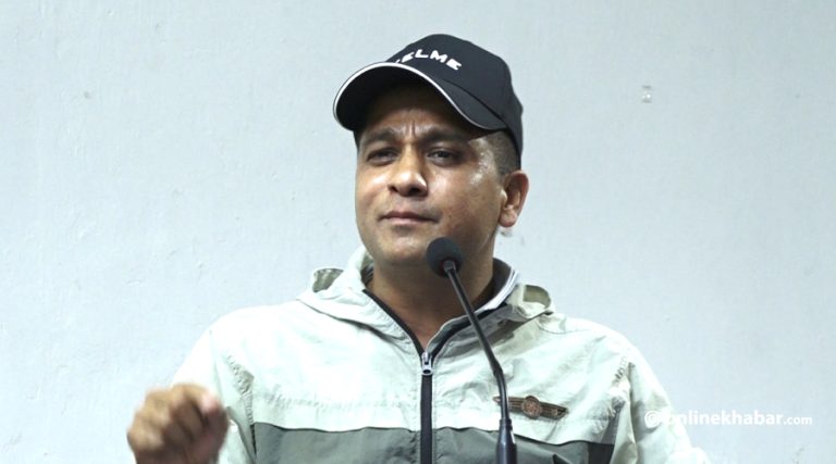 आवश्यक परे सांसदको लोगो फुकालेर सडकमा आउन तयार छु : महर