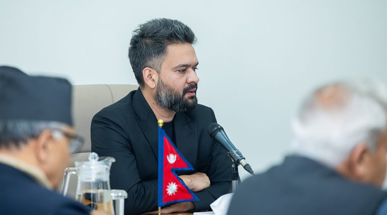 मन्त्रिपरिषद् बैठक बस्दै