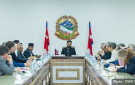 प्रधानमन्त्रीको कूटनीतिक मिटिङ : कसले राख्यो राजदूतका अगाडि प्लास्टिकका बोतल ?