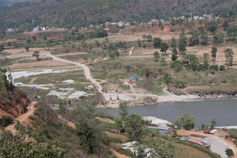 रणनीतिक महत्वको भेरी पुल १३ वर्षदेखि अलपत्र