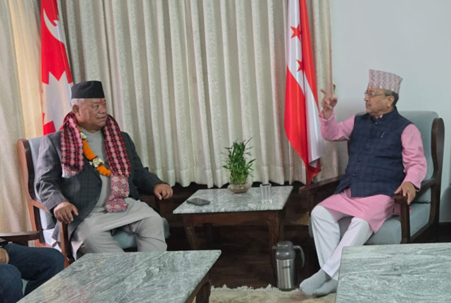 कांग्रेस संसदीय दलका नेता आङ्देम्बे र पूर्णबहादुर खड्काबीच भेटवार्ता