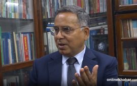 सरकारले हतारमा निर्णय नगरोस् : संविधानविद् अधिकारी