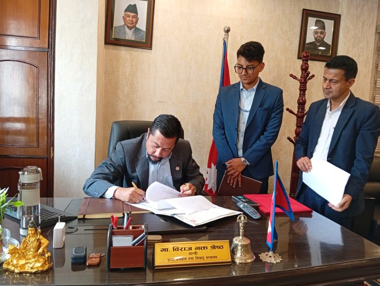 ऊर्जा-जलस्रोत क्षेत्र सुधार्न ऊर्जामन्त्री श्रेष्ठको ३२ बुँदे निर्देशन