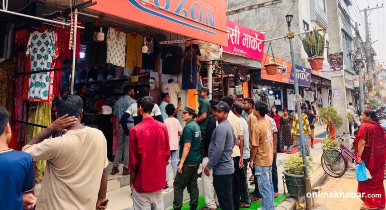 विराटनगरमा हटाउन थालियो फुटपाथ अतिक्रमण