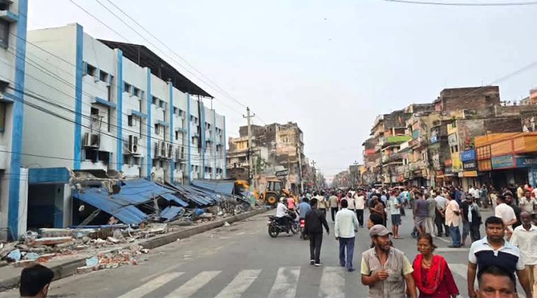 वीरगञ्जमा मेनरोड विस्तार सुरु भएसँगै व्यावसायिक सटरको अभाव