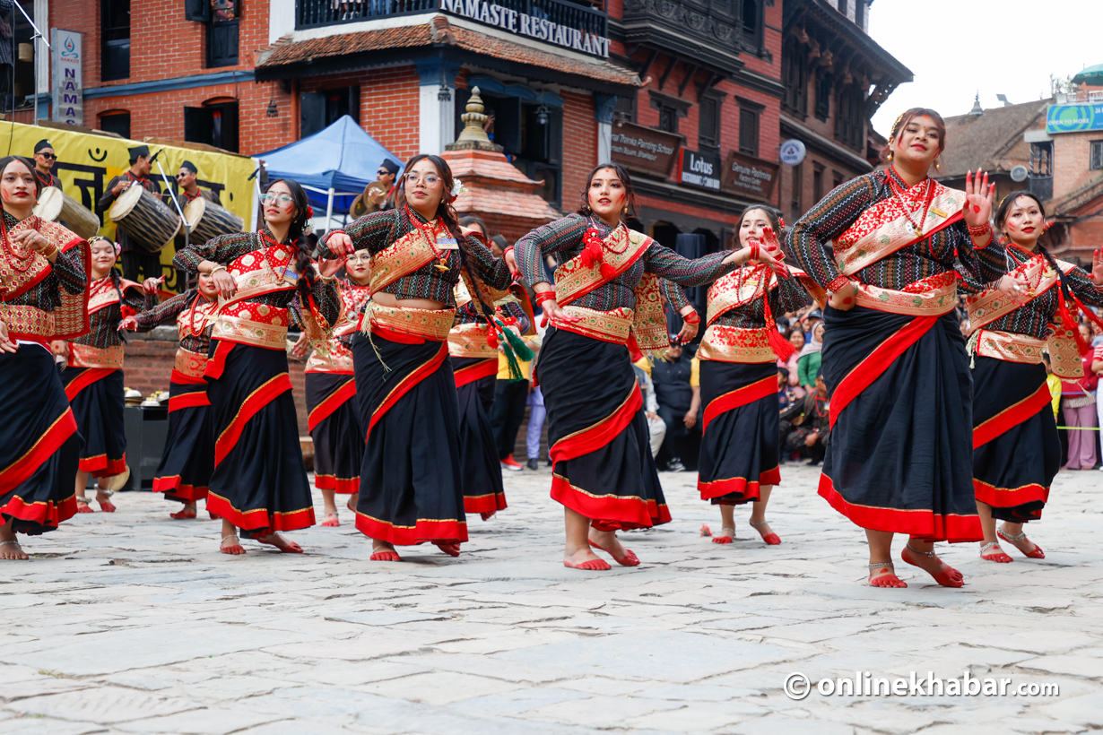 भक्तपुरमा बिस्का जात्रा (तस्वीरहरू)