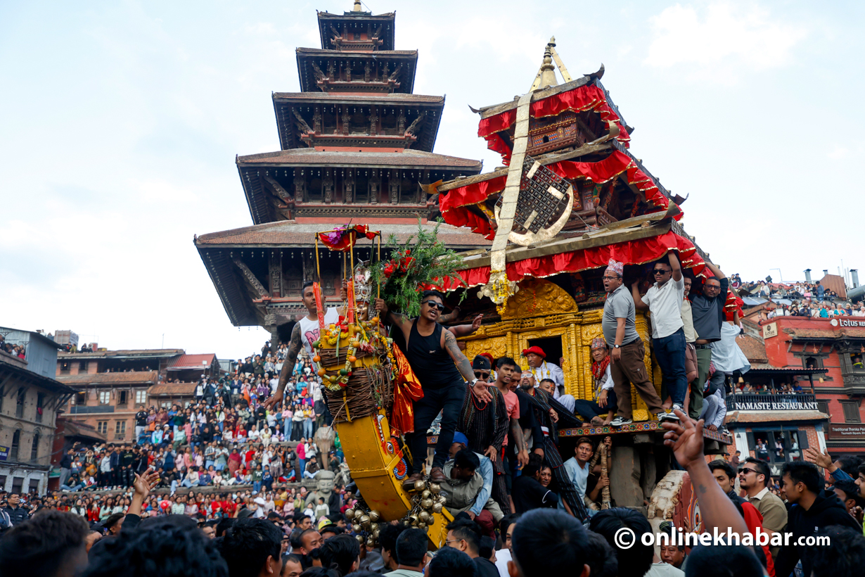 भक्तपुरमा बिस्का जात्राको रौनक (तस्वीरहरू)