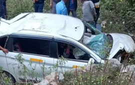 बैतडीमा भारतीय नम्बरको कार दुर्घटना हुँदा तीन घाइते