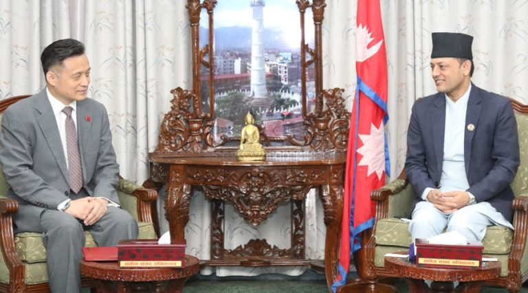 सभामुख अर्याल र चिनियाँ राजदूतबीच शिष्टचार भेट