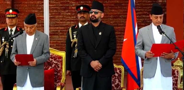 सभामुख डीपी अर्यालले लिए पद तथा गोपनीयताको शपथ