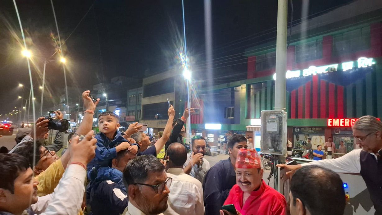 ‘उज्यालो धनगढी’ अभियान : ९ स्थानमा स्मार्ट स्ट्रीट लाइट