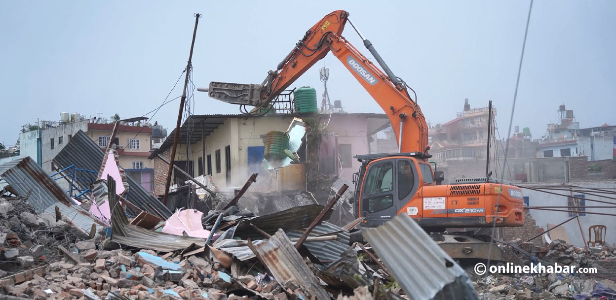 अतिक्रमित क्षेत्रका संरचनामा देशभर चल्दैछ डोजर