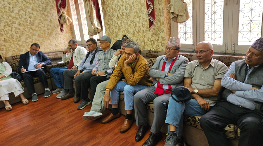 शेखरले डाकेको छलफलमा कांग्रेस बोल्न छोडेको भन्दै चिन्ता व्यक्त