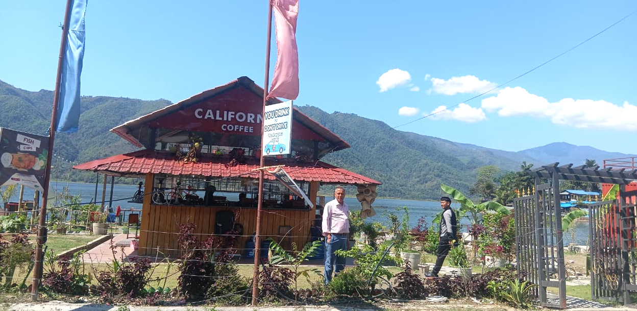 फेवातालको मापदण्ड विवाद :  झिसमिसेमै डोजर चल्याे, तीन दिनमा उस्तै