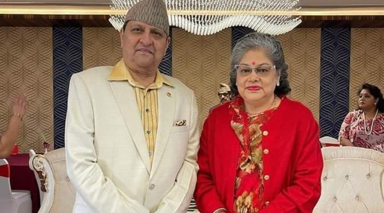 पोखरा भ्रमणमा जाँदै पूर्वराजारानी