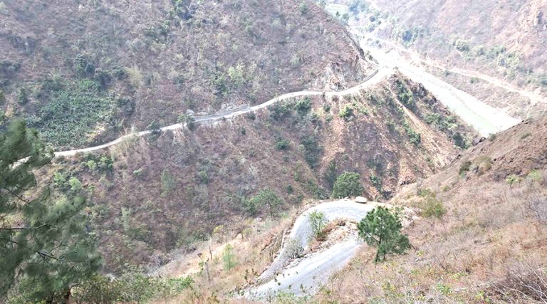 मध्यपहाडी लोकमार्ग : जयराम-हलेसी सडक स्तरोन्नतीमा सरकारको चरम बेवास्ता