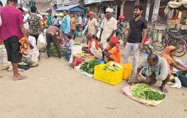 लाखौं खर्चिएको गोलबजारको हाटबजार अझै अव्यवस्थित