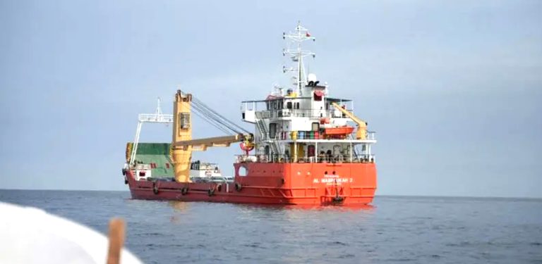 होर्मुज स्ट्रेटमा फेरि तनाव : दुई भारतीय जहाजमा गोलीबारी