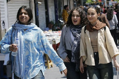 अमेरिकासँगको युद्धबीच इरानमा कसरी जीवन बिताइरहेका छन् मानिसहरू?