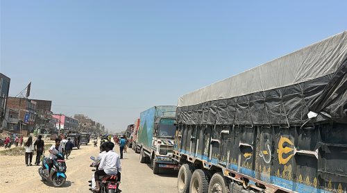 पूर्व-पश्चिम राजमार्गको लहानमा अवरुद्ध सडक ५ घण्टापछि खुल्यो