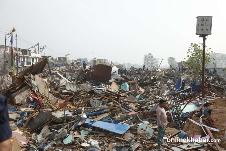 मनोहरा सुकुमवासी बस्तीका सबै ८१० घरटहरा भत्काइए