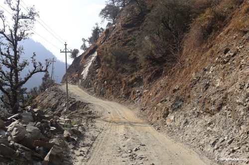 मार्तडी-कोल्टी सडक कालोपत्रको काम अलपत्र, बर्सेनि करोडौं फ्रिज