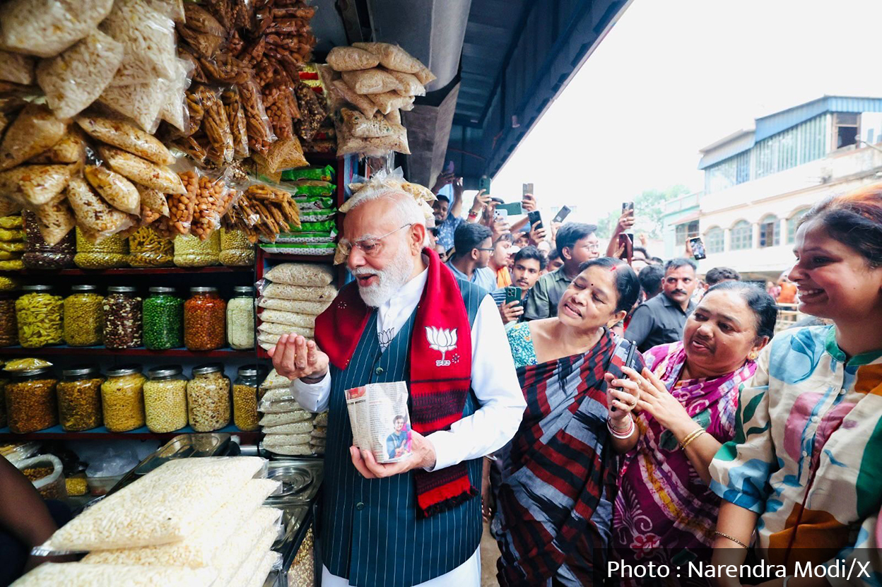 पश्चिम बंगालमा मोदीले खाए चटपटे