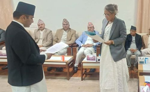 महान्यायाधिवक्ता कँडेलले लिए शपथ