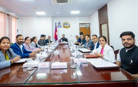 मन्त्रिपरिषद् बैठक जारी