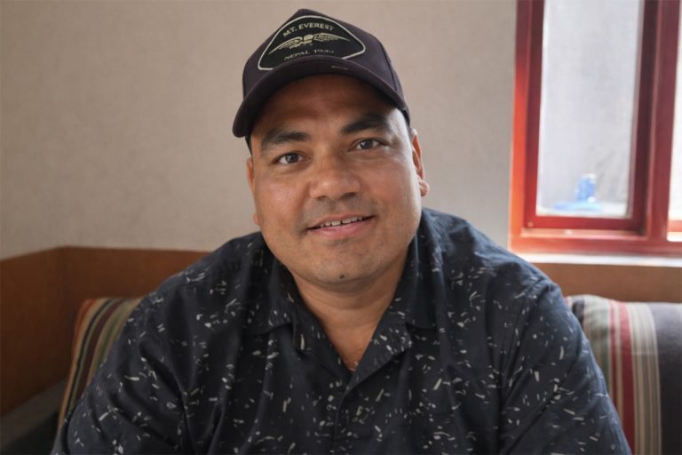 मिलन चक्रे समूहका निरे पक्राउ