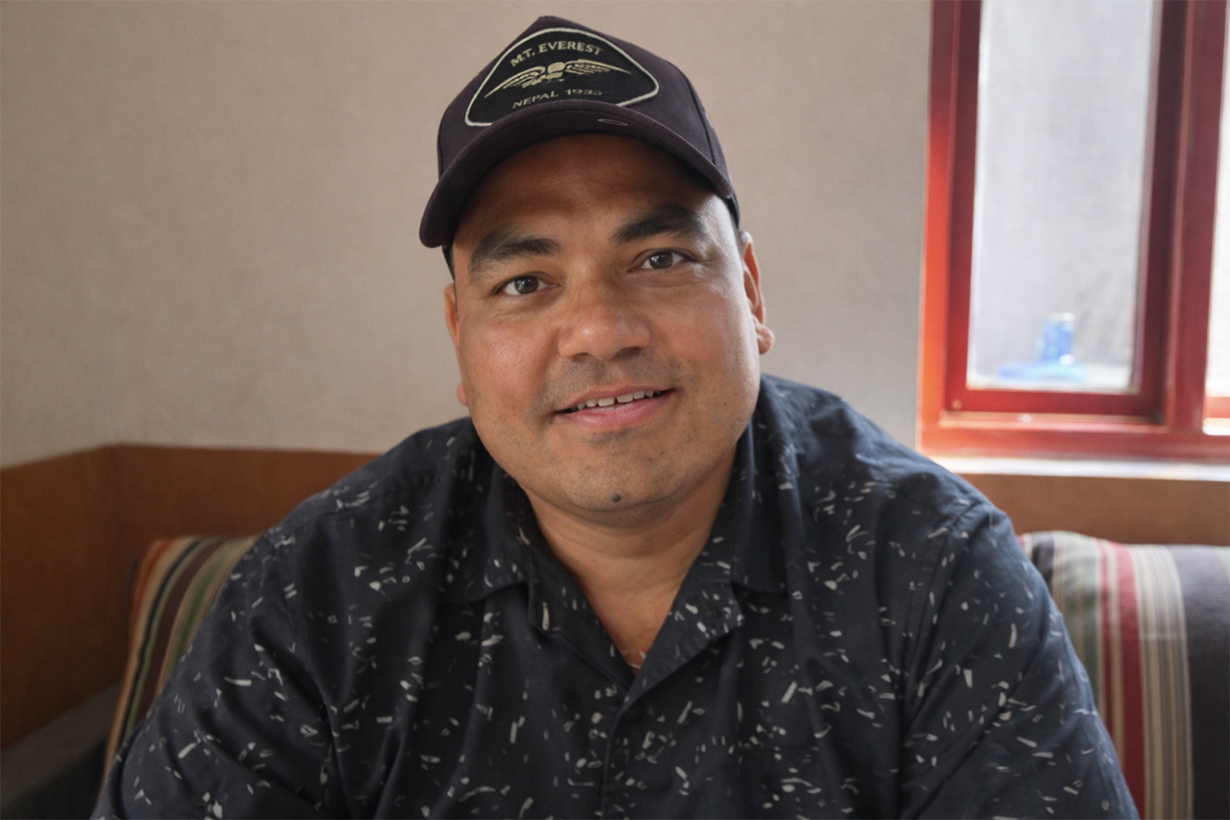 मिलन चक्रे समूहका निरे पक्राउ