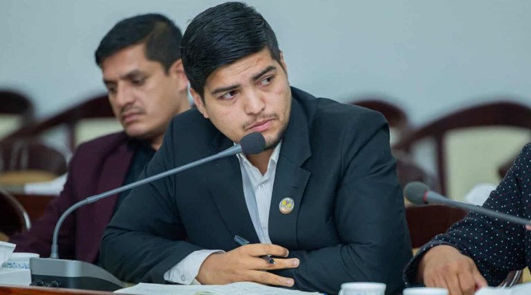 हेटौंडा कपडा उद्योग पुन: सञ्चालन गर्न सांसद उप्रेतीद्वारा प्रधानमन्त्रीको ध्यानाकर्षण