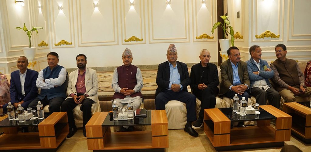 पूर्णबहादुरले डाकेको भेलामा सभापति थापाको कार्यशैलीमै उठाए नेताहरूले प्रश्न