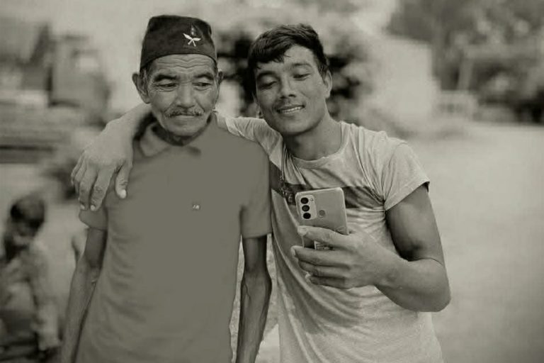 प्युठानमा चट्याङ लागेर बाबुछोराको मृत्यु, ४ जना घाइते