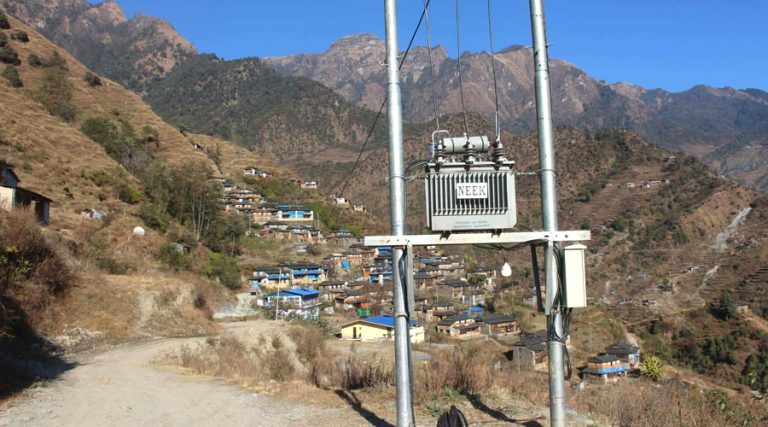 रोल्पामा १५ दिन ६ घण्टा विद्युत् सेवा बन्द रहने