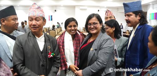 उपसभामुख निर्वाचित भएपछि संसद्‌मा रुबीको खुसी (तस्वीरहरू)