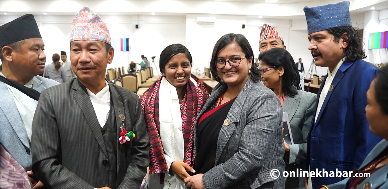 उपसभामुख निर्वाचित भएपछि संसद्‌मा रुबीको खुसी (तस्वीरहरू)