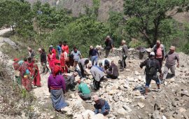 श्रमदानबाट सडक मर्मत