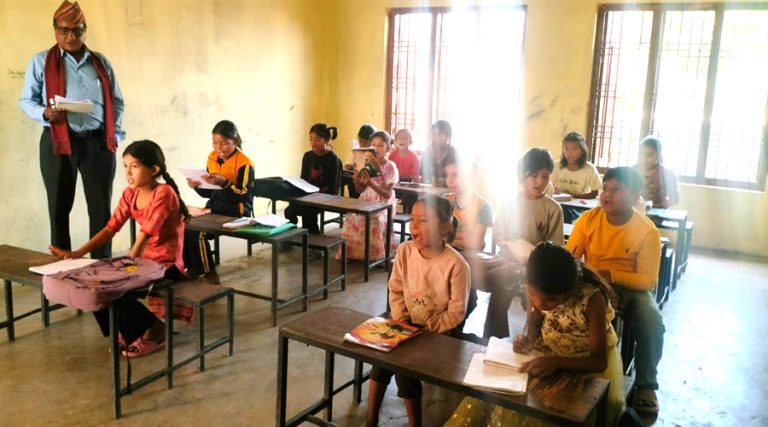 विपन्न दलित बालबालिकालाई अतिरिक्त कक्षा