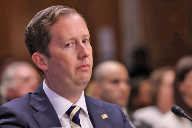 ट्रम्पका विशेष दूत गोर काठमाडौं आउँदै, बालेनसँग भेट होला ?