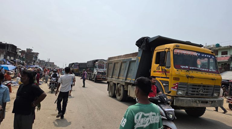 सिरहामा टिपरको ठक्करबाट पैदलयात्रीको मृत्यु