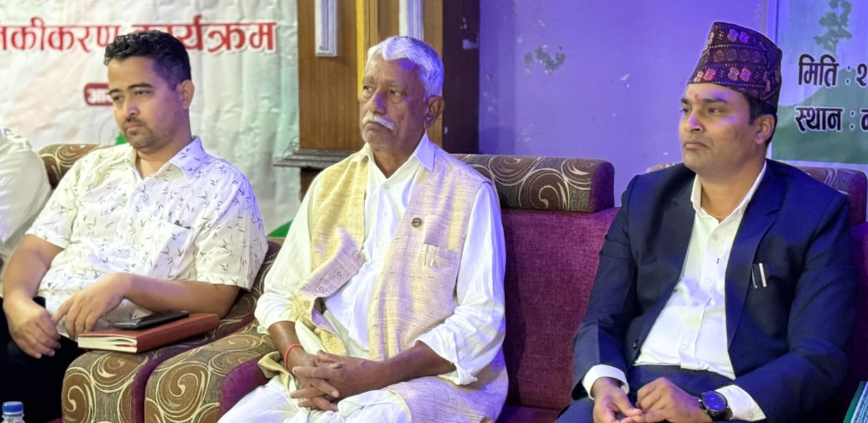 मन्त्री र सचिवकै अघि वन प्राविधिकले भने– प्रशासन सुशासनयुक्त र परिणाममुखी भएन