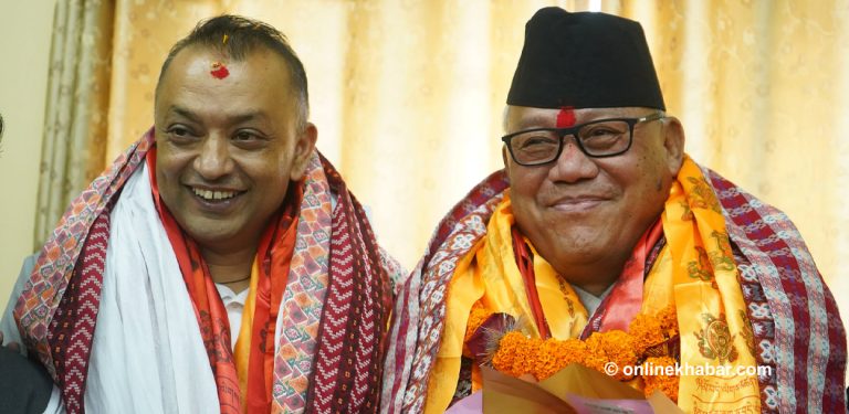 गुटबन्दीले थिलथिलो कांग्रेसमा आङ्देम्बे कसरी बने सर्वसम्मत ?