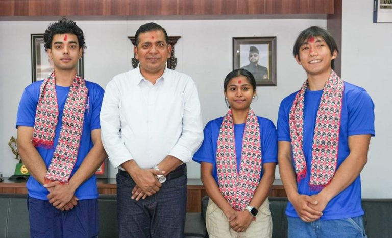 विश्व च्याम्पियनसिपमा सहभागी हुन नेपाली क्लाम्बिङ टोली चीन जाँदै