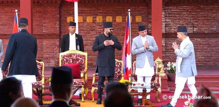 शीतलनिवासमा सभामुखको शपथ (तस्वीरहरू)