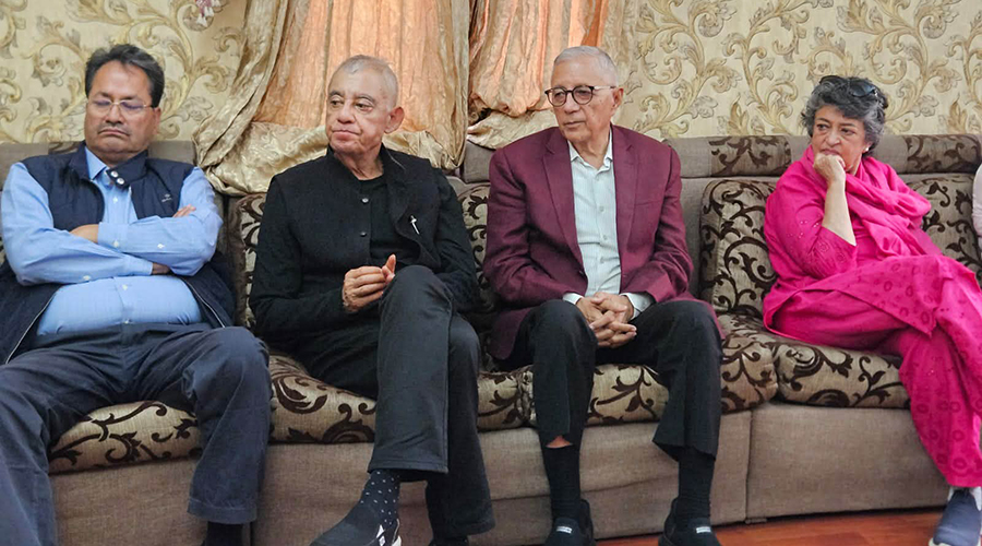 बुद्धिजीवीहरूसँग शेखर कोइरालाको छलफल