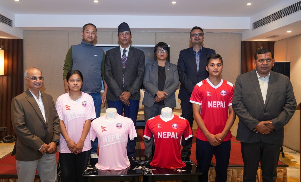 राष्ट्रिय हक्की टोलीको जर्सी सार्वजनिक