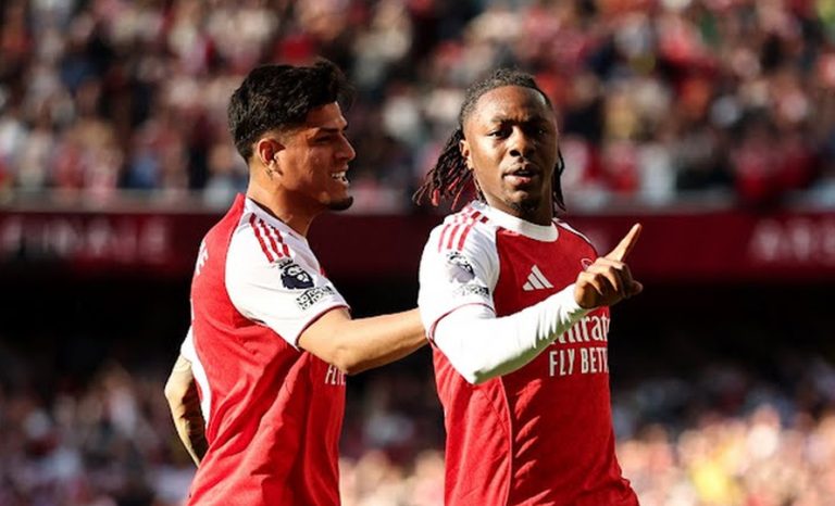 आर्सनल प्रिमियर लिगको शीर्षस्थानमा उक्लियो